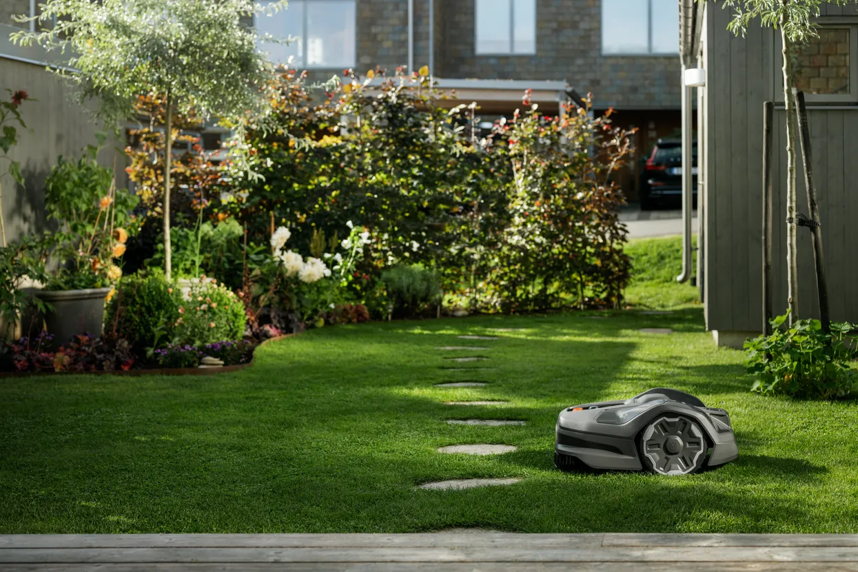 ROBOT HUSQVARNA AUTOMOWER 305E NERA 6