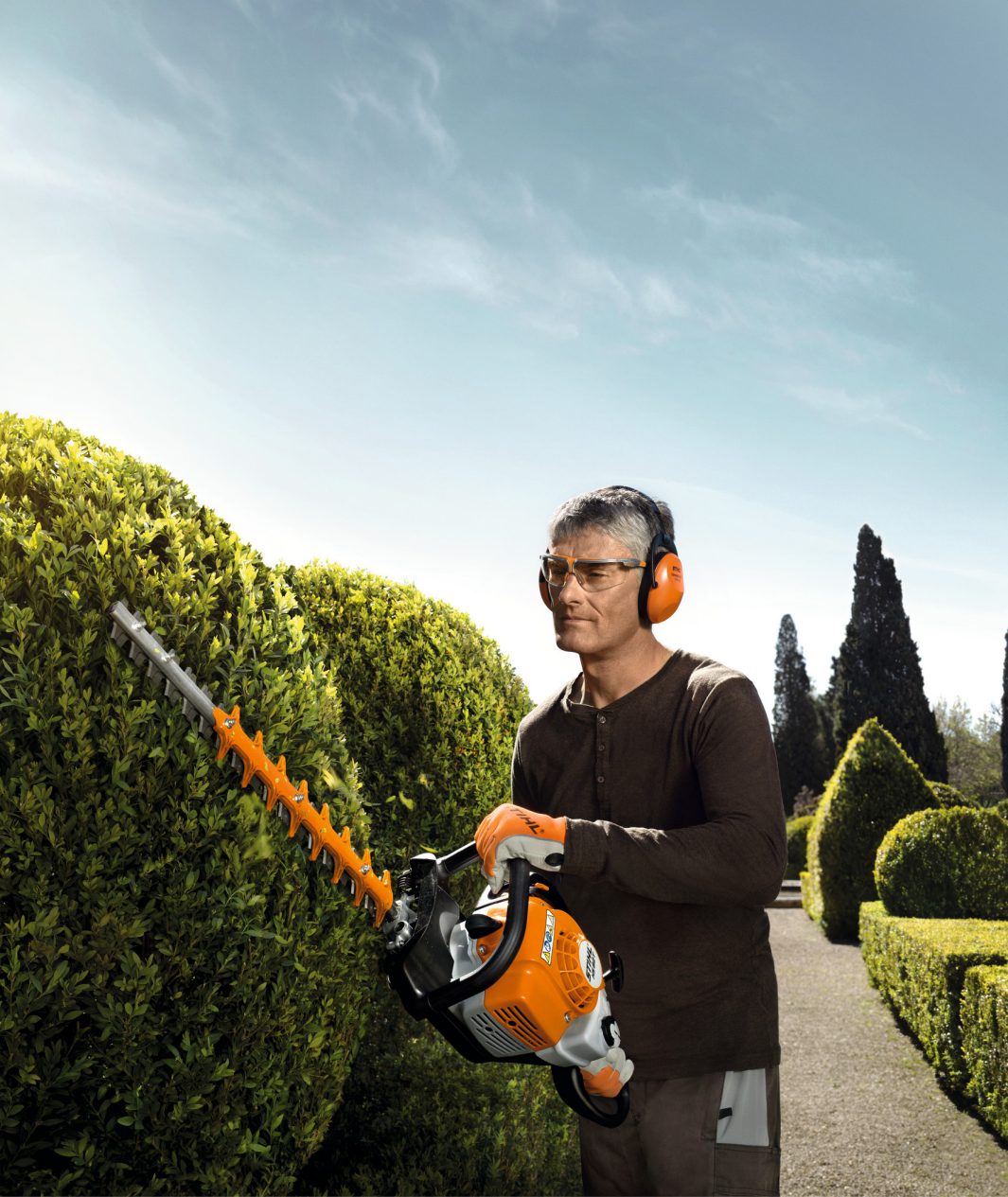 TAILLE-HAIES STIHL THERMIQUE HS 82 R BONHOMME